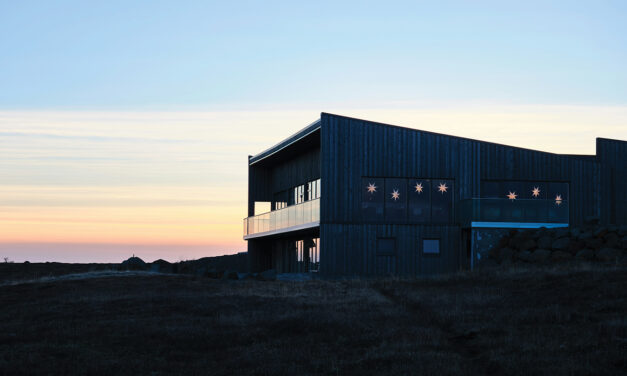 Celebrities Who Live Off Grid